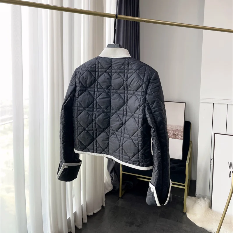 Рисунок 3 - Роскошные женские куртки 2023