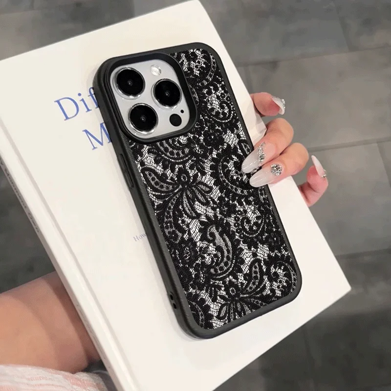 รูปสินค้า เคส iPhone ลูกไม้สีดำ สวยหรู ปกป้องดี