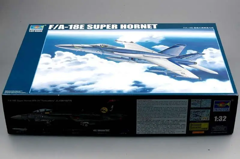 Trombettista 03204 1/32 F/A-18E Kit Modello Super Hornet