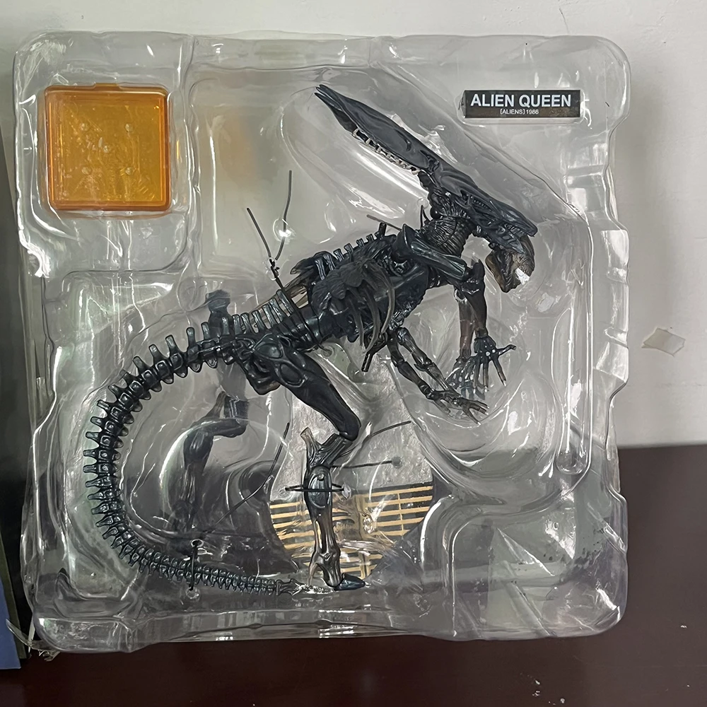 ALIEN QUEEN 1/12 プラモデルキット Sci-Fi Revoltech 016 Alien Warrior 018 Alien Queen Action