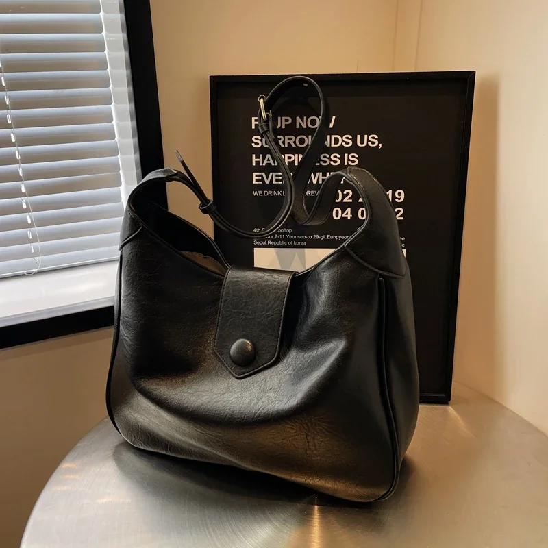 Free Shipping New Women's Bag Fashion Casual Style Simple Shoulder Bag Large Capacity Versatile Shopping Crossbody Bag