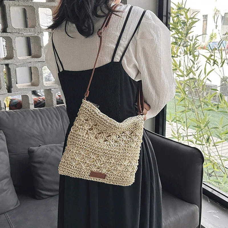 Casual Straw Women Shoulder Bags Handmade Woven Crossbody Bag Summer Beach Bag Simple Small Tote Bali Purses 2024