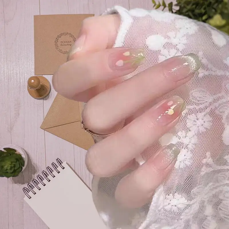 

Pure Manual Phototherapy Nail Patch for a Stylish Spring Look