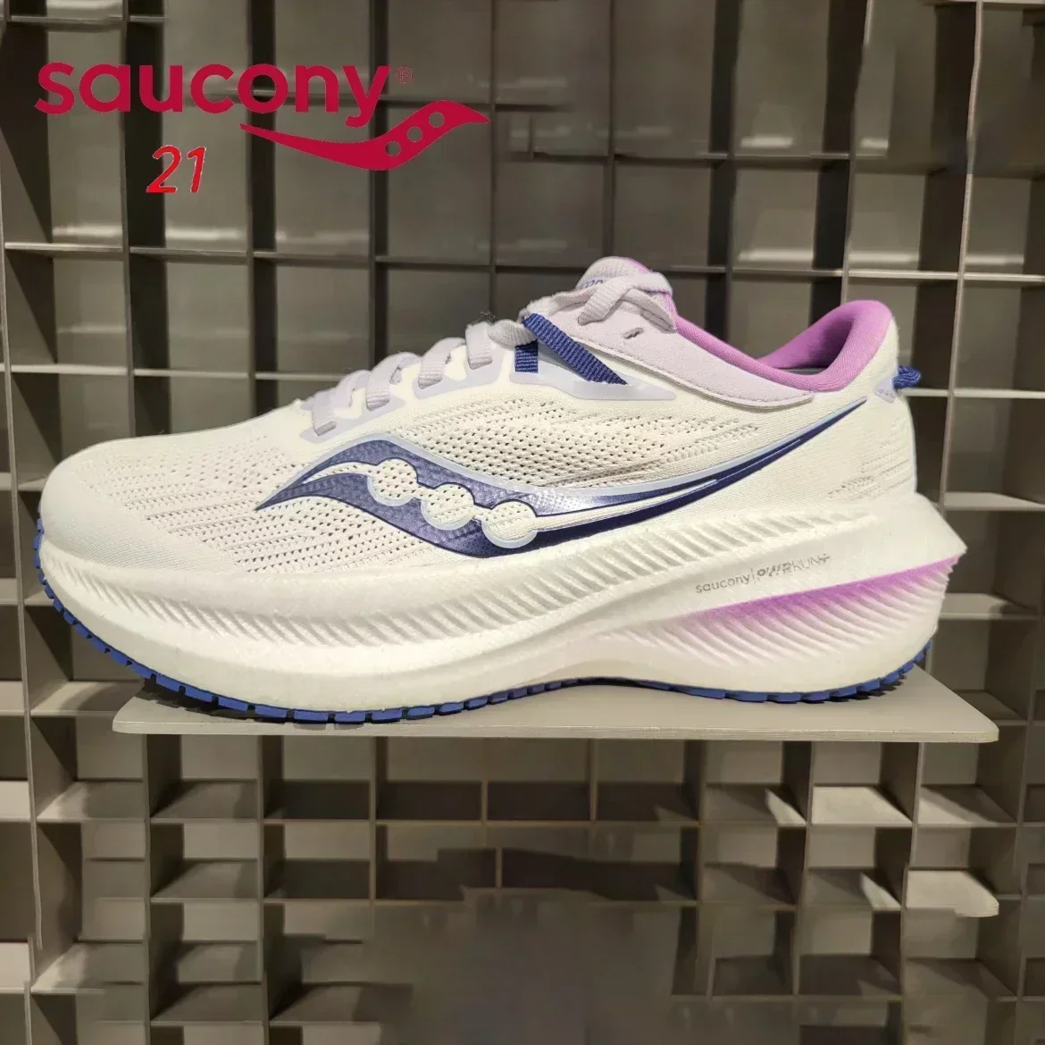 Saucony  丮 21    ̽  ƿ ĳ־ ȭ,    Ʈ Ŀ