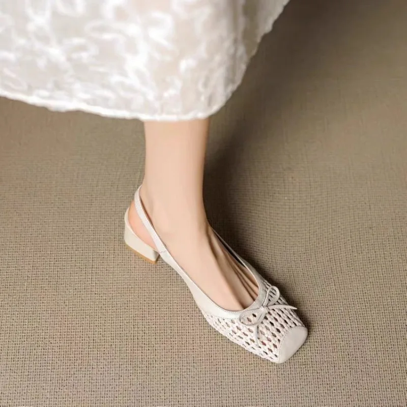 صنادل بكعب عالي منسوجة من الجلد بمقدمة مربعة، أحذي...