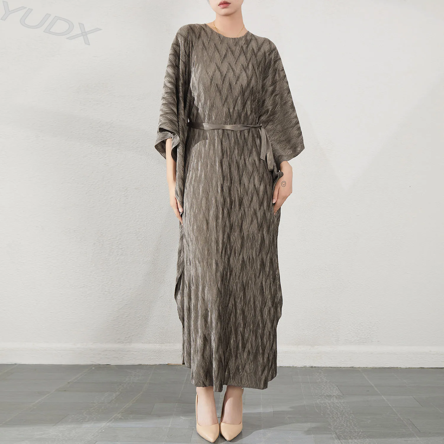

YUDX 2023 Early Fall High-quality Loose Large Size Bat Sleeve Jacquard Pleated Dress Draped Cocoon Slimming Long Skirt