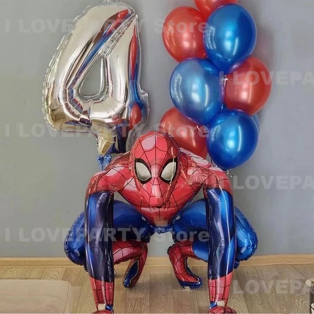 Lot de 10 badges personnalisés anniversaire ou fête - spiderman