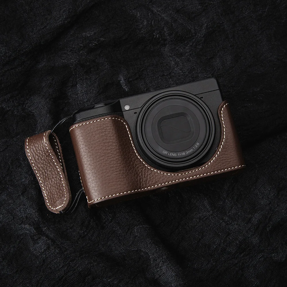 【美品】RICOH GR DIGITAL IV 広角レンズ、革製のカバー付 美品】RICOH GR DIGITAL IV 広角レンズ、革製のカバー付 - メルカリ