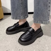 Retro black thick soled small leather shoes for women in autumn French style thick heels and round toe white loafers 2