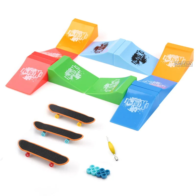 10 In 1 Mini Rampa Finger Skateboards Skate Park Rampa Parti Per Tech Deck Scene Venue Combination Set Bambini Indoor Home Toys