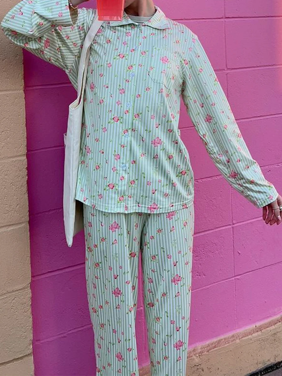 Women 2-Piece Pajama Set Long Sleeved Lapel Button Up Shirt Floral/Heart-Shaped Printed Long Pants Sleeved Casual Home Set