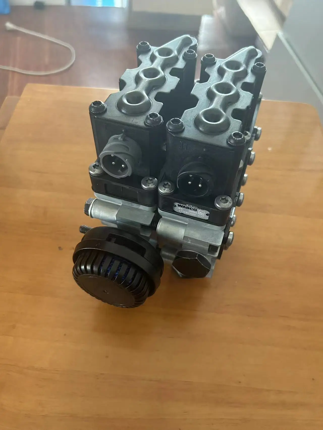 

4728801000 ECAS Solenoid Valve V-OLVO S-CANIA DAF European truck Parts