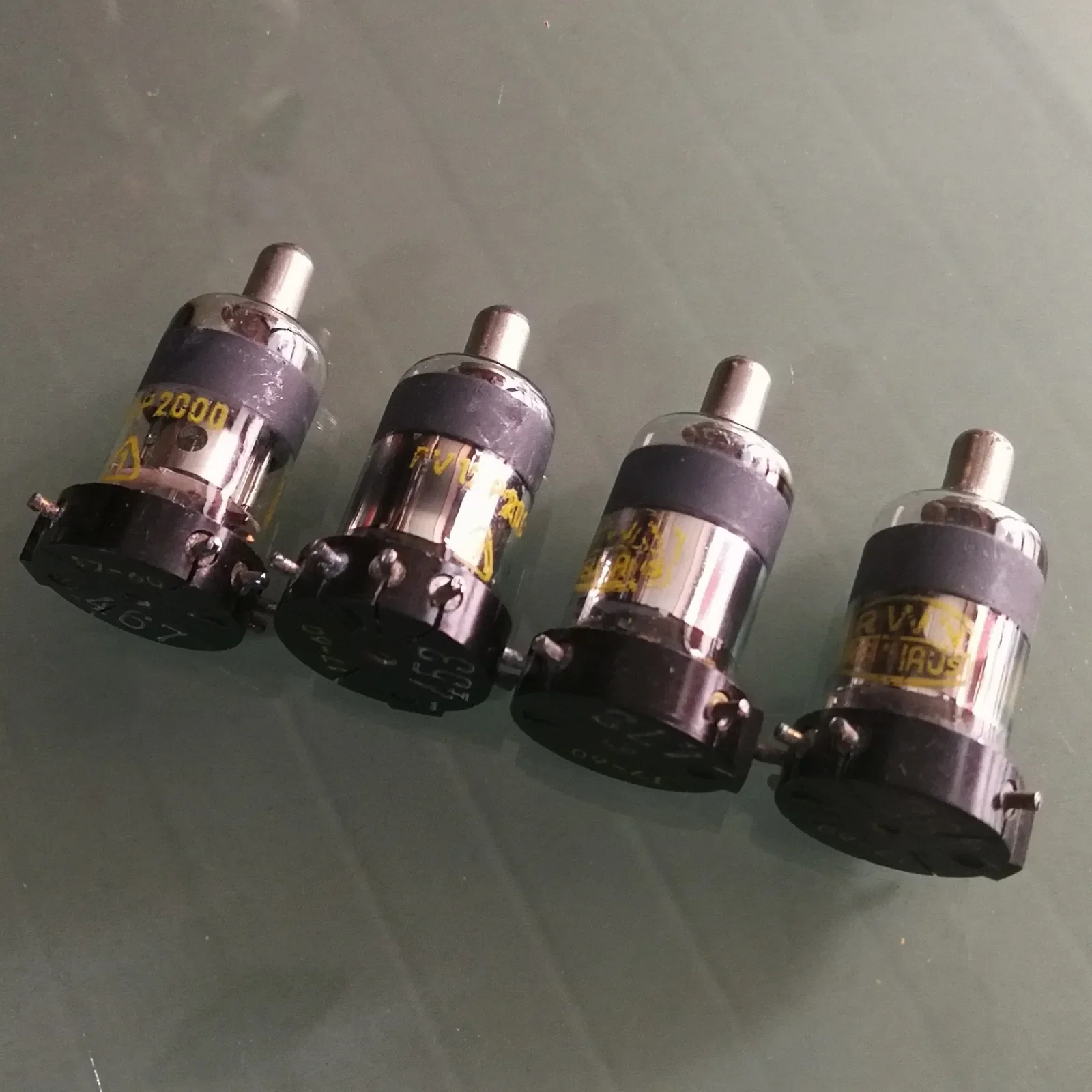 

RV12 P2000 Electronic Tube
