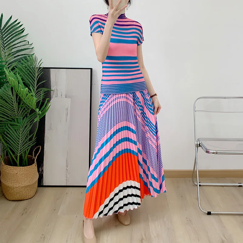 

YUDX Miyake Pleated Stripes Two-piece Set 2023 Spring and Summer New Fashion Top + Print Pleated Half-body Skirt Women's Suit