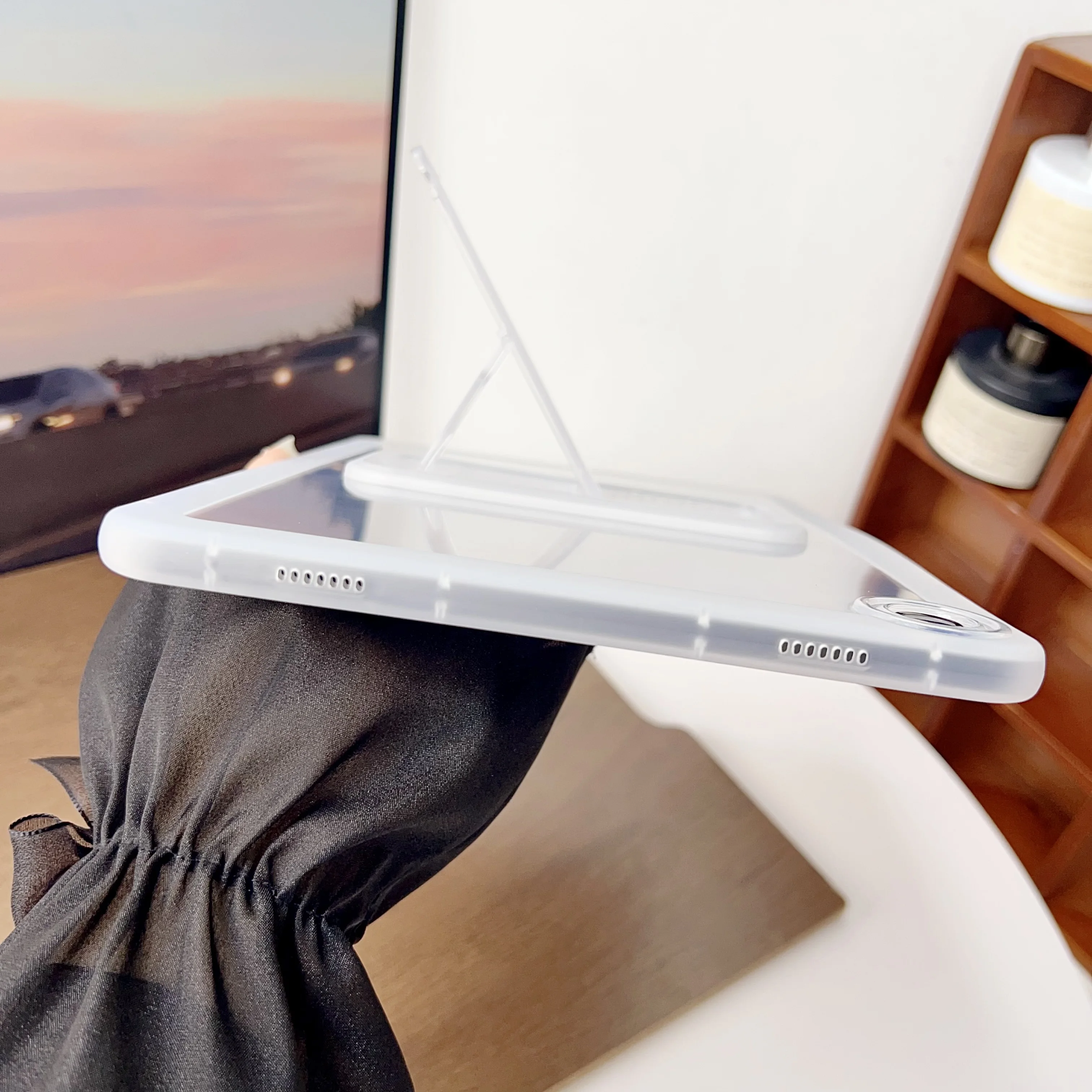 Versatile Tablet Protective Cover - Stylish and Durable Design