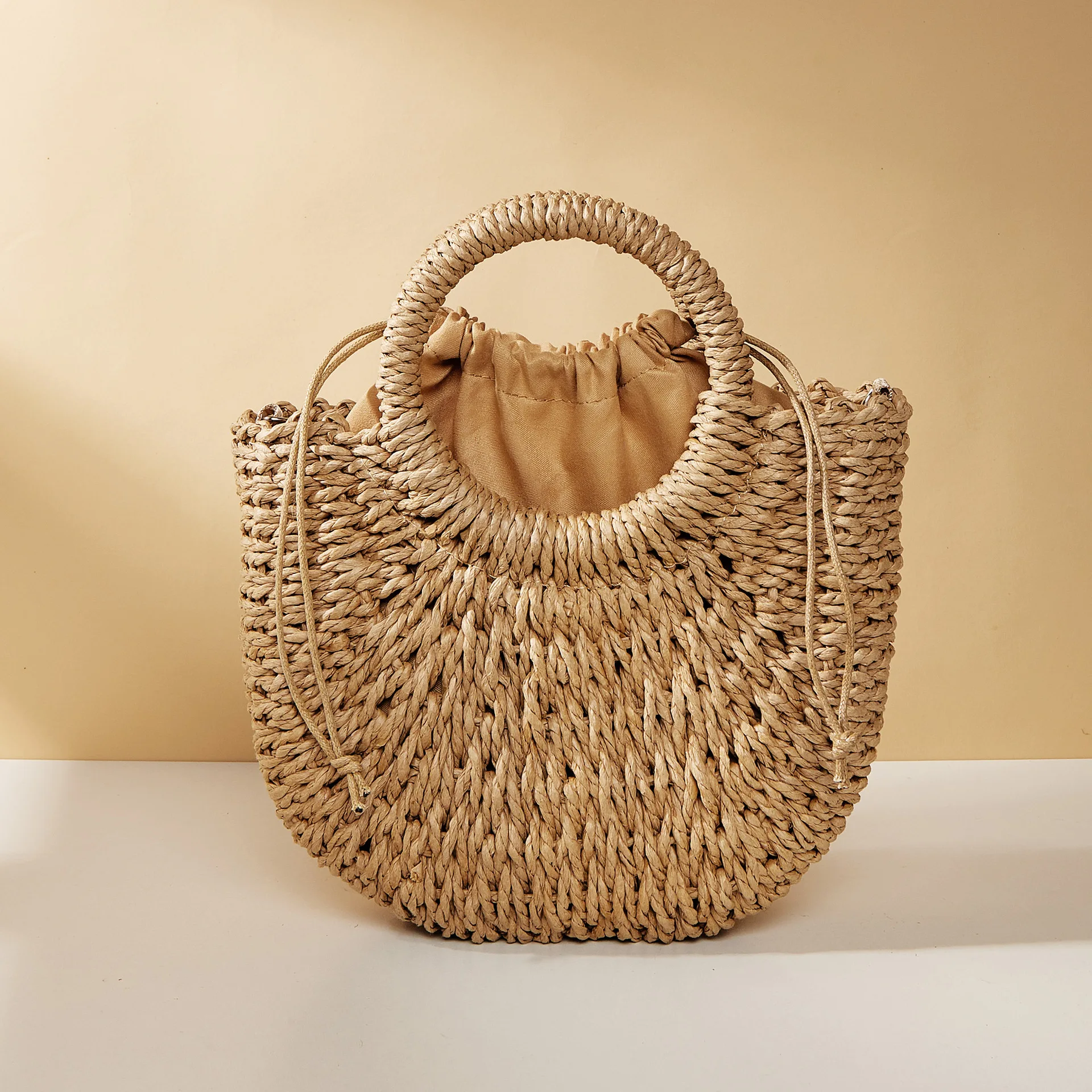 Hand gewebte Stroh Rattan Halbmond Strand Handtasche große Kapazität Frauen Sommer hohl aus Crossbody-Umhängetasche – Detail 33