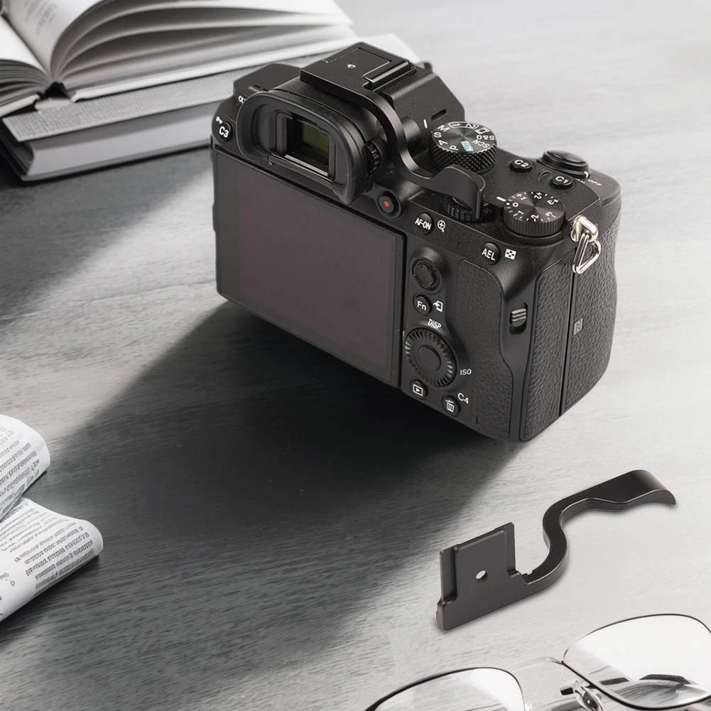 Thumbs Up Grip Camera Thumb Up Grip Metal Hot Shoe Thumb Up Rest Hand Grip for Sony A7 A7RII A7M2 A7SII A7R3 A7RIII A7M3 A9