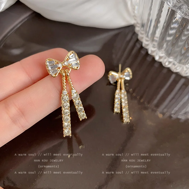 New Gold Color Shiny Bowknot Tassel Stud Earrings For Women Exquisite Rhinestone Bow Dangle Earrings Girls Jewelry Friends Gift