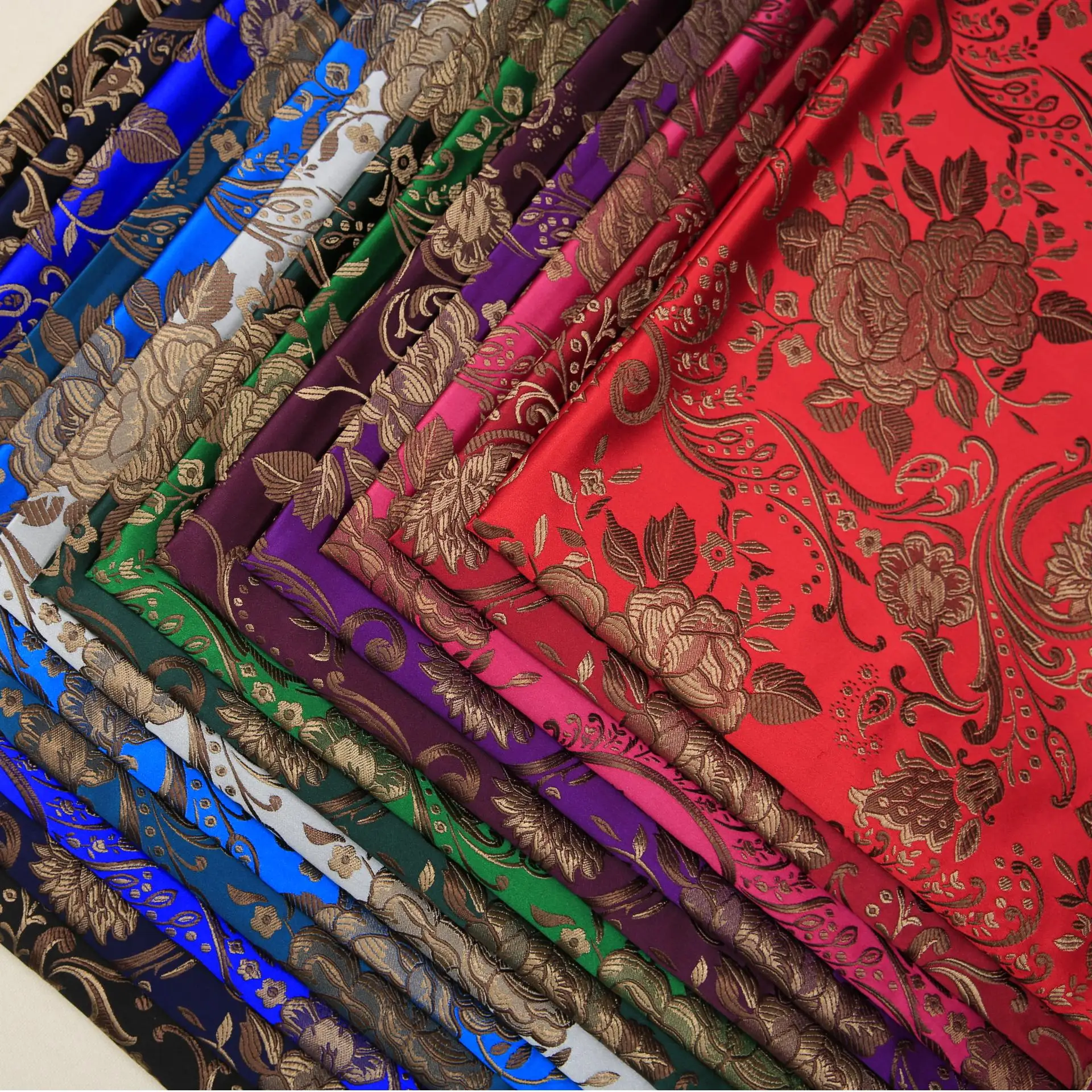 Tecido Brocade Verde: O Que Realmente Precisa Saber Antes de Comprar para  Costura e Artesanato, image size:1920x1920