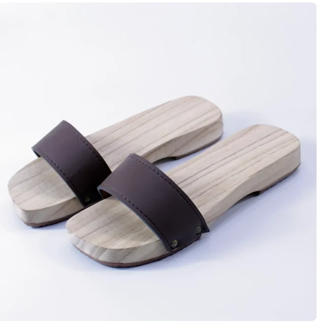 Paar Sommer Holz Sandalen Japan Stil Frauen Clogs Flache Ferse Outdoor Hausschuhe Strand Hausschuhe Cosplay Schuhe