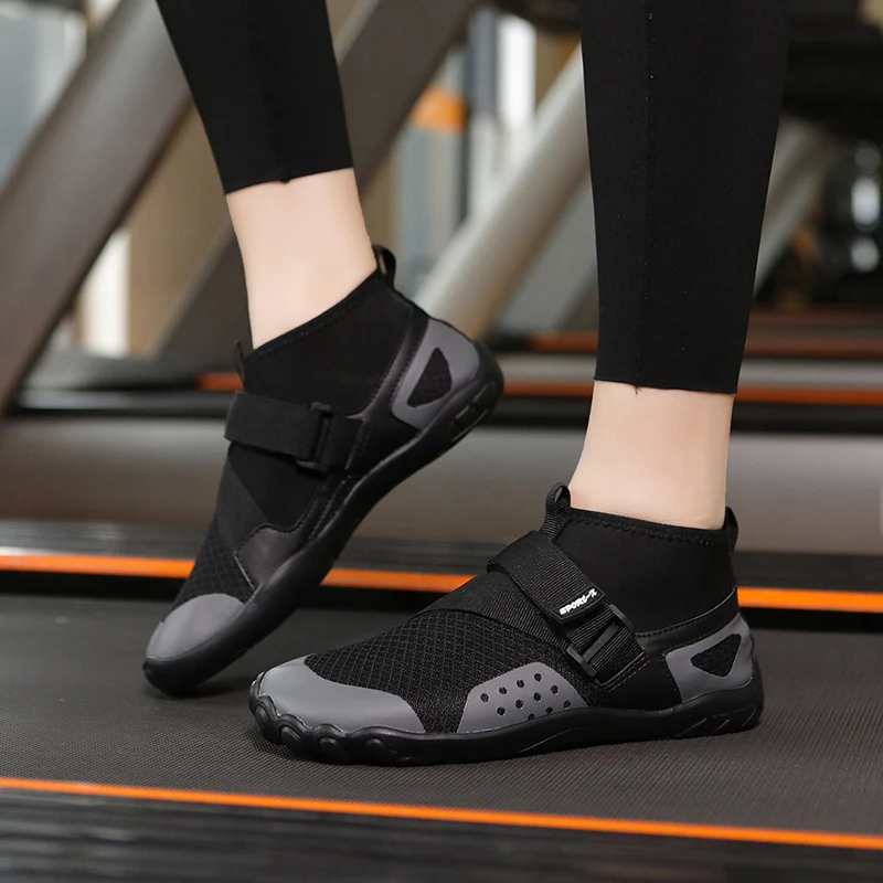 Unisex Swimming Water Shoes Men Barefoot Outdoor Beach Sandals Upstream Aqua Shoes Nonslip River Sea Diving Sneakers Plus Size