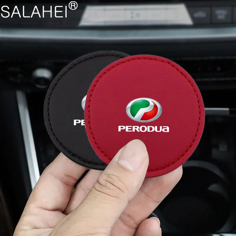 2Pcs Car Coaster Water Leather Mat Car Logo Cup Slot Portabottiglie Pad Antiscivolo Per Perodua Axia Bezza Myvi Alza Ativa Aruz