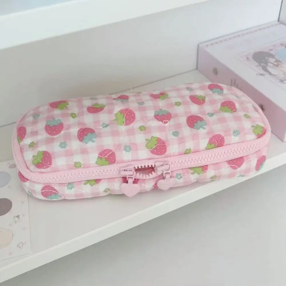 Simple Strawberry Design Pen Bag Large Capacity Portable Pencil Case Zipper Stationery Bag School Office