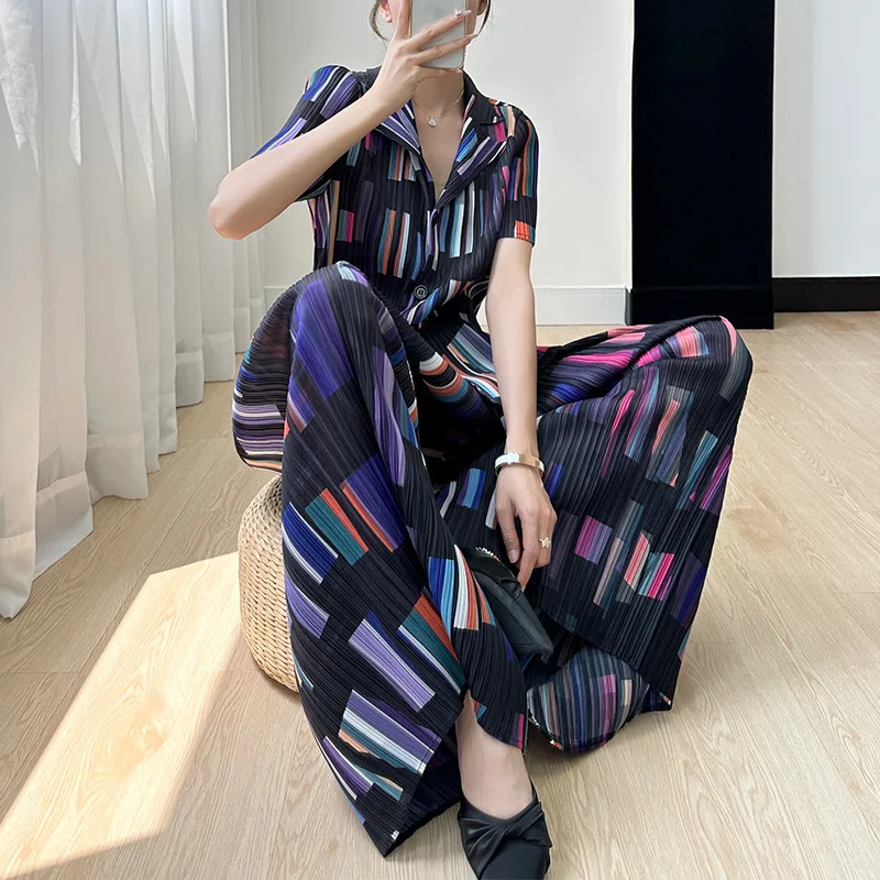 

Женский плиссированный брючный костюм Miyake, повседневный комплект из двух предметов: брюки с коротким рукавом и широкими штанинами с высокой талией, лето 2023