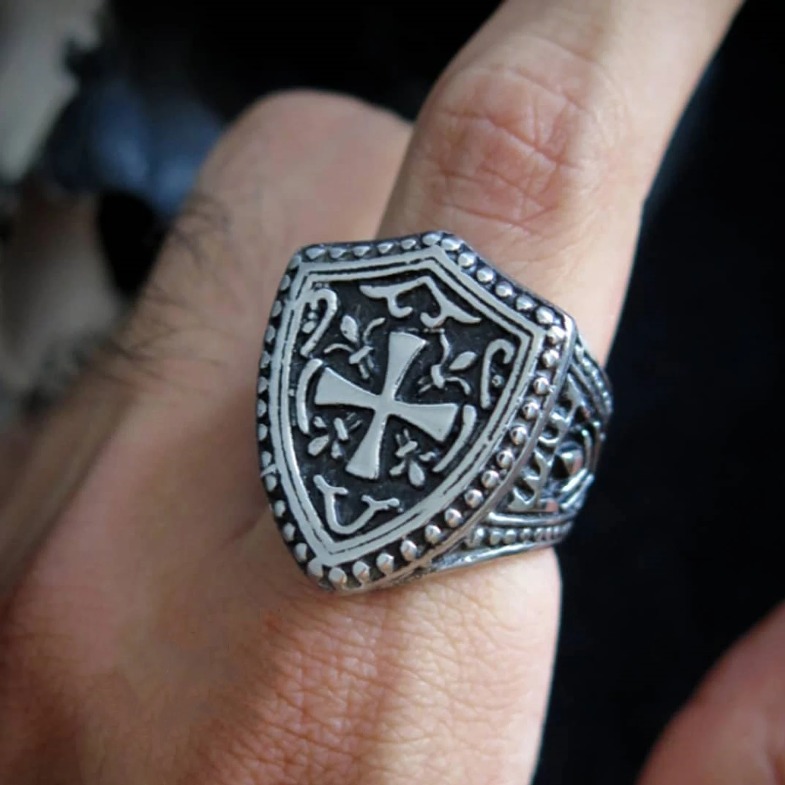 Men's Templar Cross Shield with Engraved Stainless Steel Ring Fashion Retro Knight Accessory