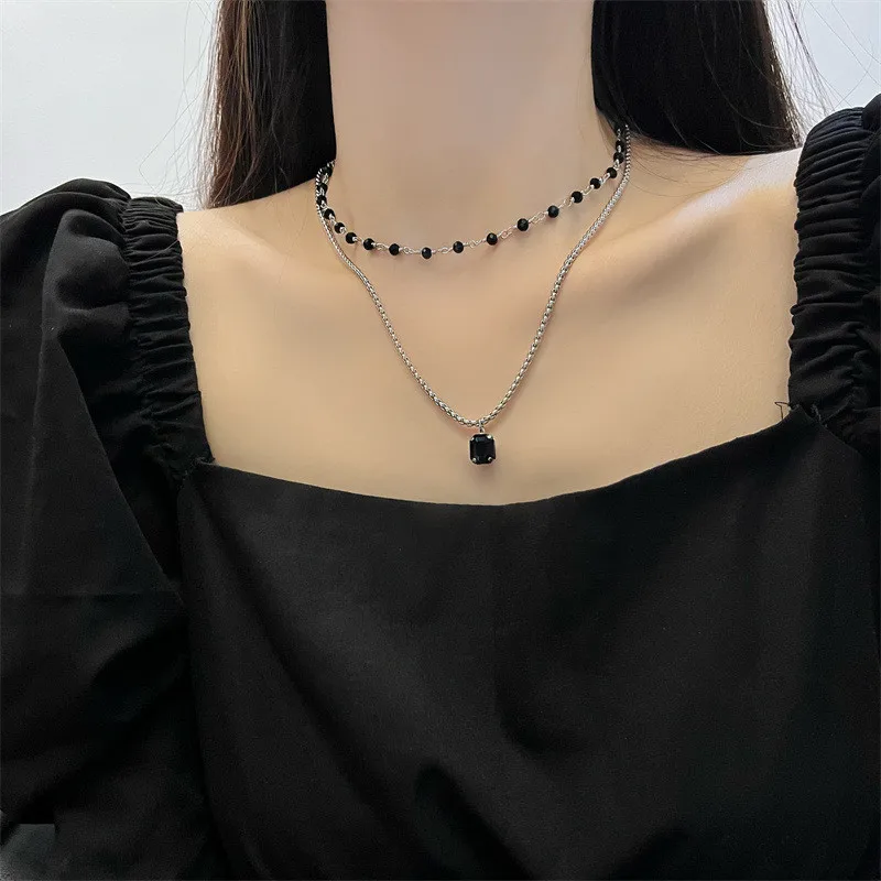 2023 New Fashion Luxury Black Crystal Glass Pearl Necklace Choker Necklace for Women Flower Lariat Lock Collar Necklace Gifts_voghion.com