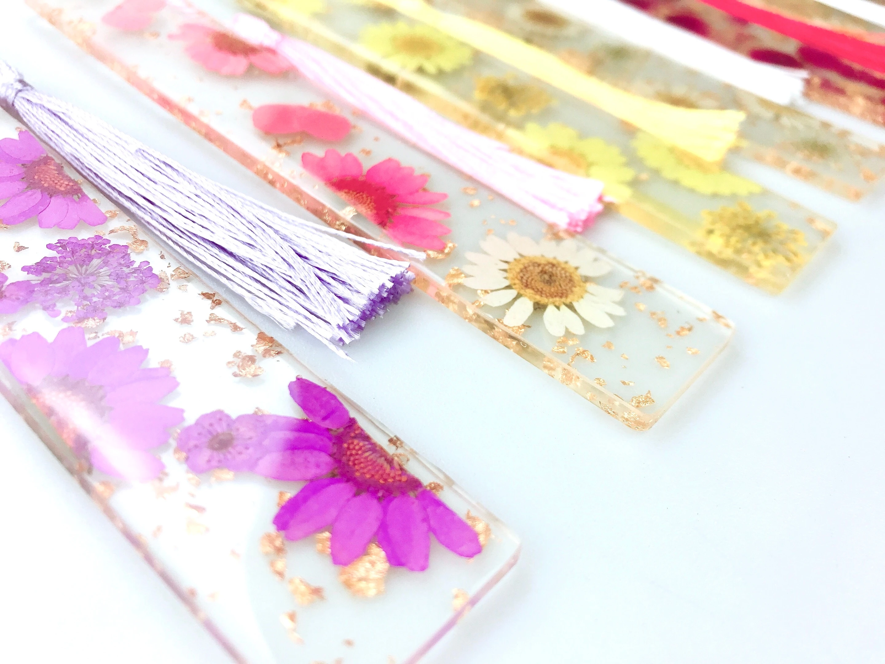 Bookmarks Stationery Supplies Creative Epoxy Bookmarks New Fashion Daisies Dried Flowers Tassel Bookmark for Readers Teachers Students Mothers Day Gift