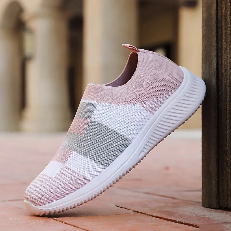 Sneakers Women Walking Shoes Woman Lightweight Loafers Tennis Casual Ladies Fashion Slip on Sock Vulcanized Shoes Plus Size 2024