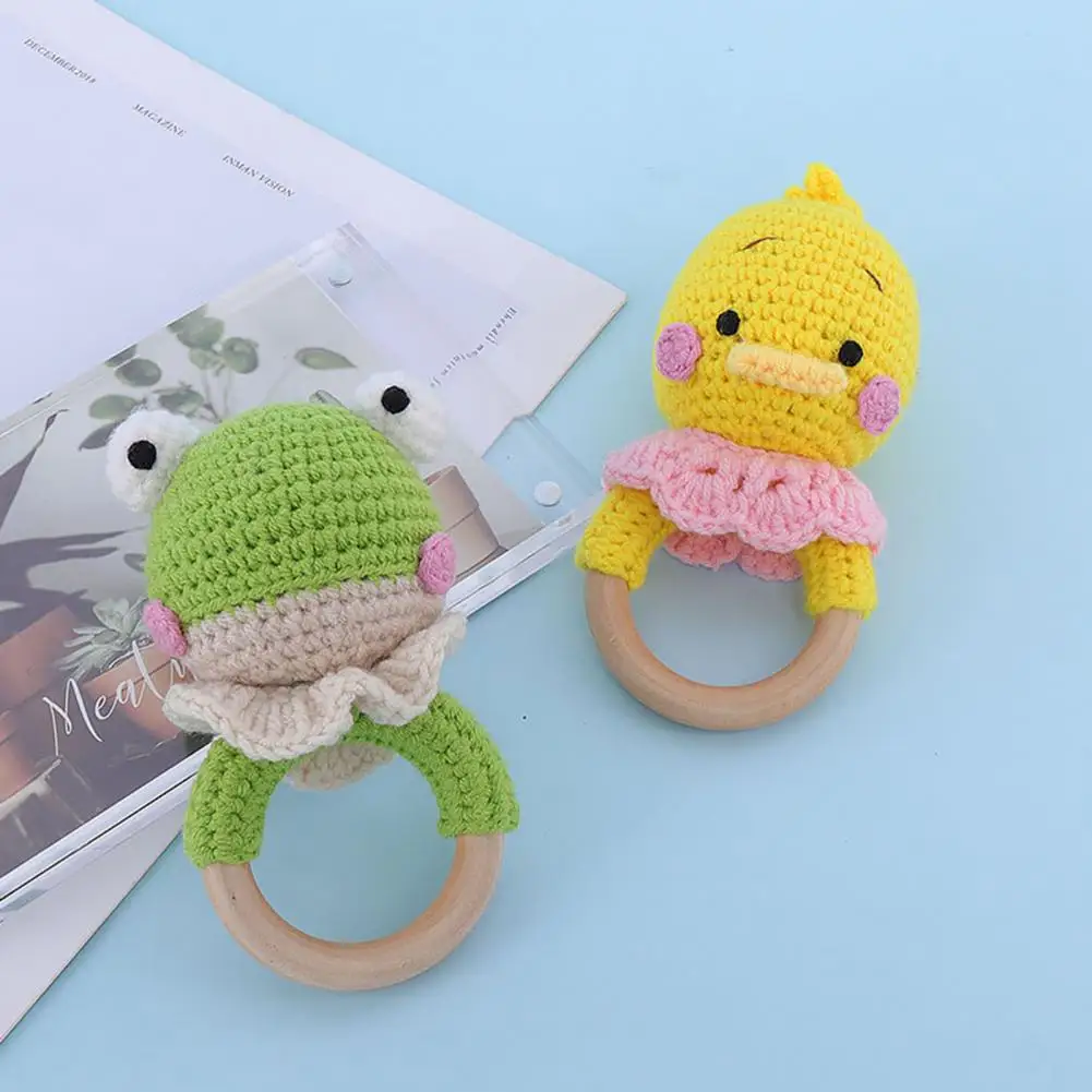 

Multi-colored Teething Rings for Babies Cute Cartoon Duck Chick Frog Knitted Doll Baby Rattle Toy with Wood Handle for Boys