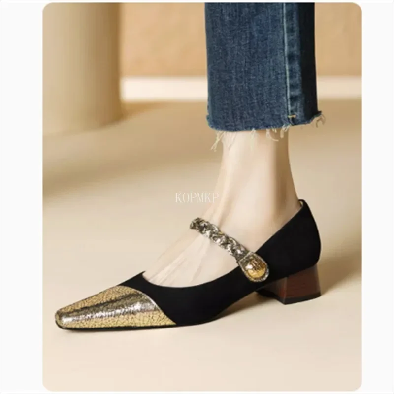 

Женские туфли-лодочки на низком каблуке, разные цвета