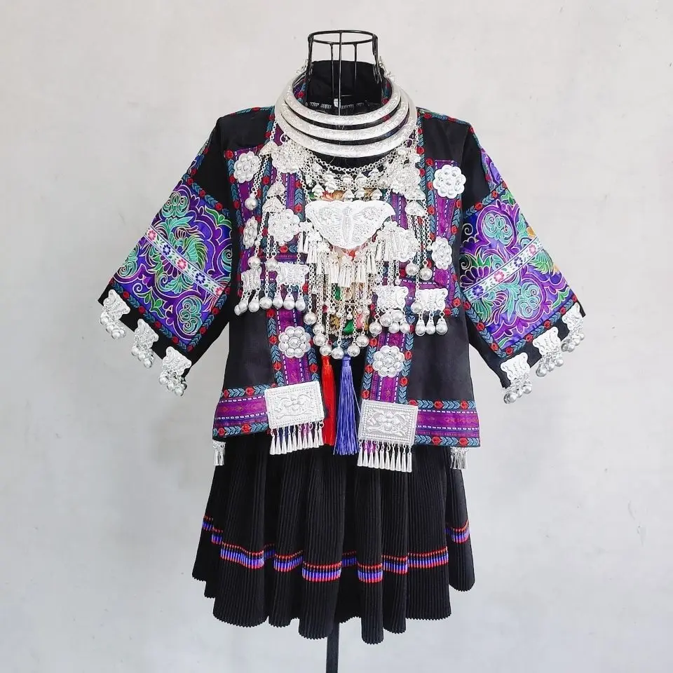 

Chinese Style Women Traditional Exquisite Minority Nationality Dance Costume Stage Performance Cosplay Photography Costume Set