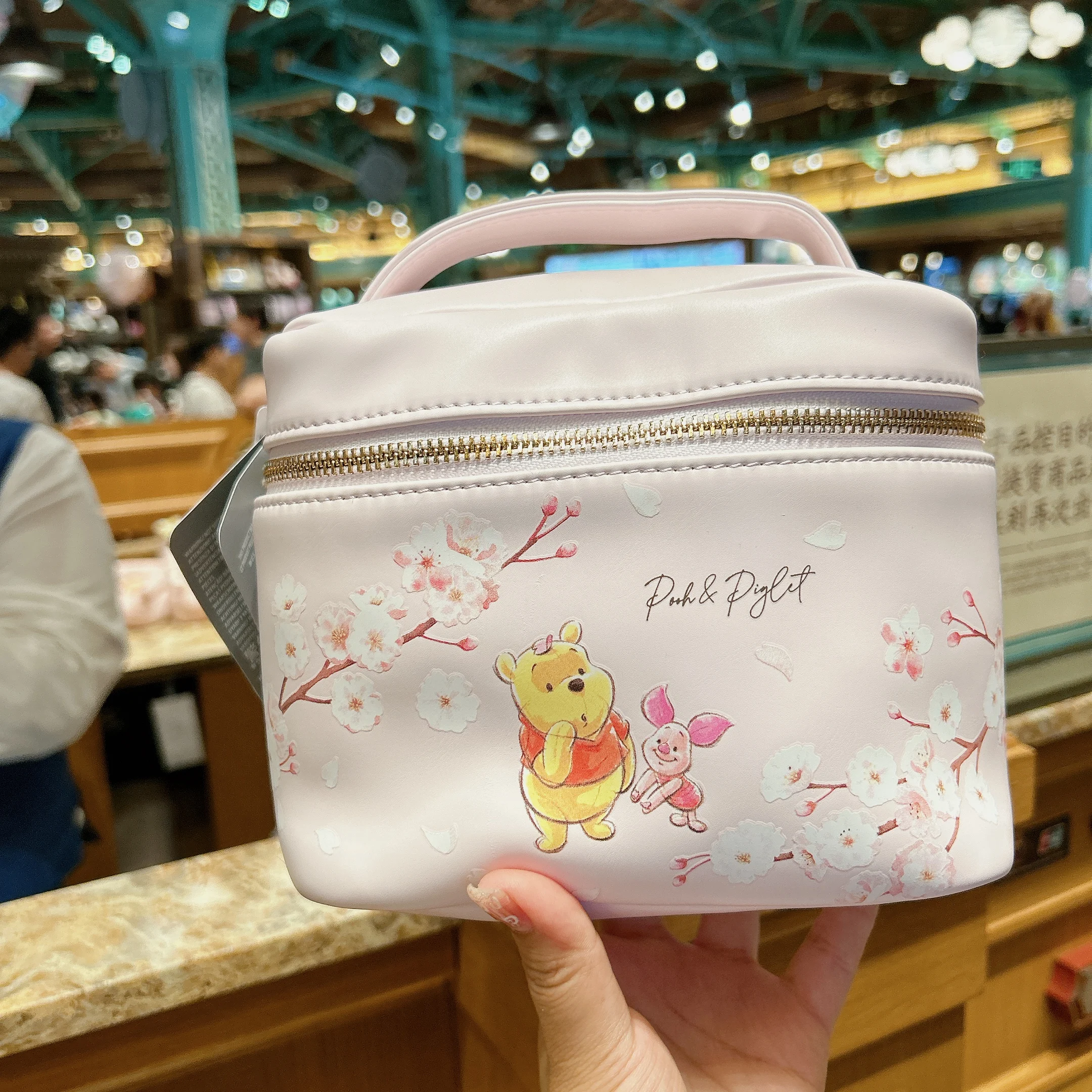 

2024 Blind Box Pooh Bear Original Special Price Shanghai Disney Domestic Purchasing Agent Pink Sakura Makeup Bag Storage Bag