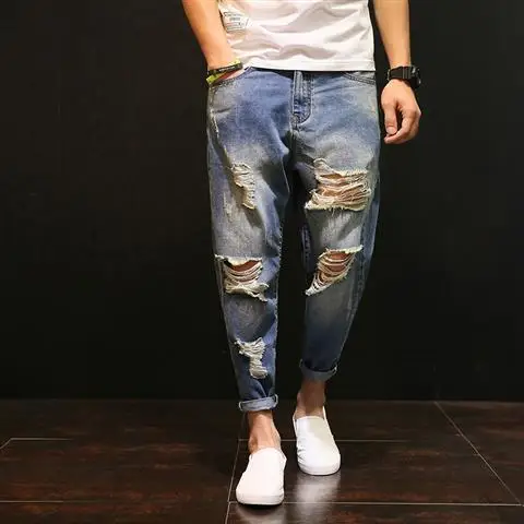 thumbnail image 1 of Pantalones vaqueros retro para hombre, estilo Kpop, de color azul claro y con agujeros, para hombre, rotos, ajustados y cónicos, de diseñador, tallas XS, 1 of 5