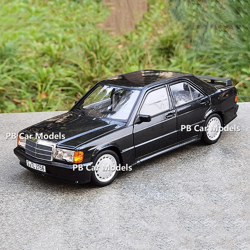 

1984 190E W201 classic car NOREV 1:18 simulation alloy car model ornament tail version