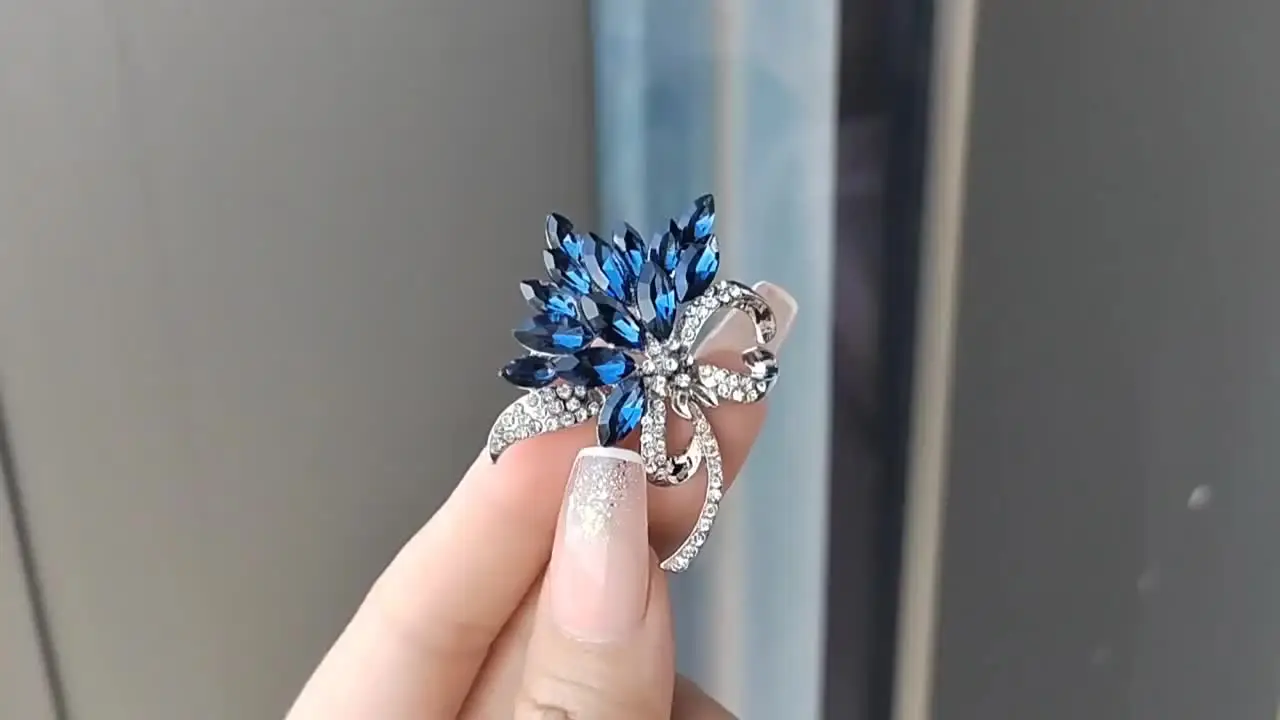 Graziosa Ed Elegante Spilla Art Nouveau, Strass Pav&eacute;