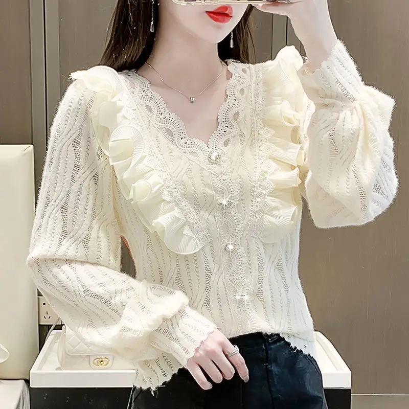 

Блузка женская однотонная на пуговицах с оборками, G176