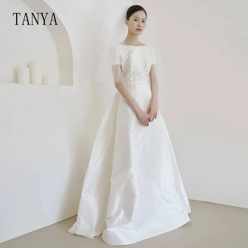 

Elegant Taffeta Wedding Dress With Bows A Line Short Sleeves Sweep Train Fashion Backless Bridal Gown Robe De Mariée TSWD240
