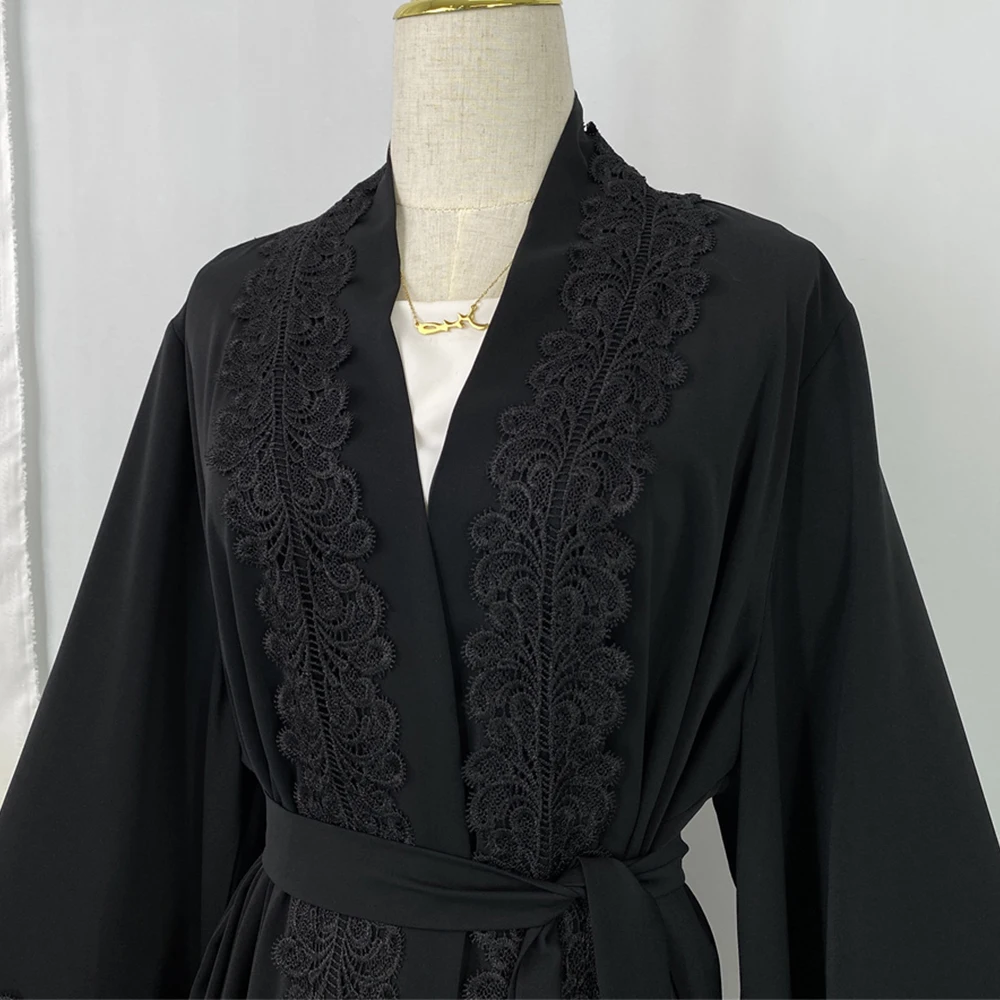 S.H ARAB SHOP باللون الأسود الداكن ملابس نسائية أنيقة مزينة بشيفون نيدا مع حزام 3