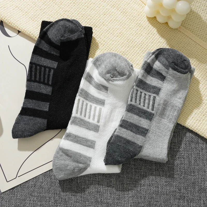 3 Pairs/Pack Men's Sports Casual Socks Spring Autumn Breathable Middle Tube Socks Men Striped Trendy Cotton Blends Short Sock