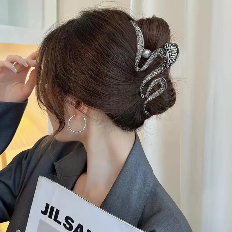 Geometric Pearl Metal Hair Claw Clips for Women 2023 Trendy Elegant Rhinestones Hairpins Fashion Girls Hair Accessories Headwear