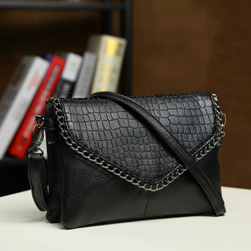 

New trend women's embossed chain Korean version of fashion single shoulder crossbody bag small