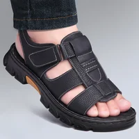 Sandales hommes nouvelles chaussures de plage pantoufles en peau de vache en plein air antidérapant à semelles épaisses sandales en cuir véritable sandales d'été hommes 2024 2