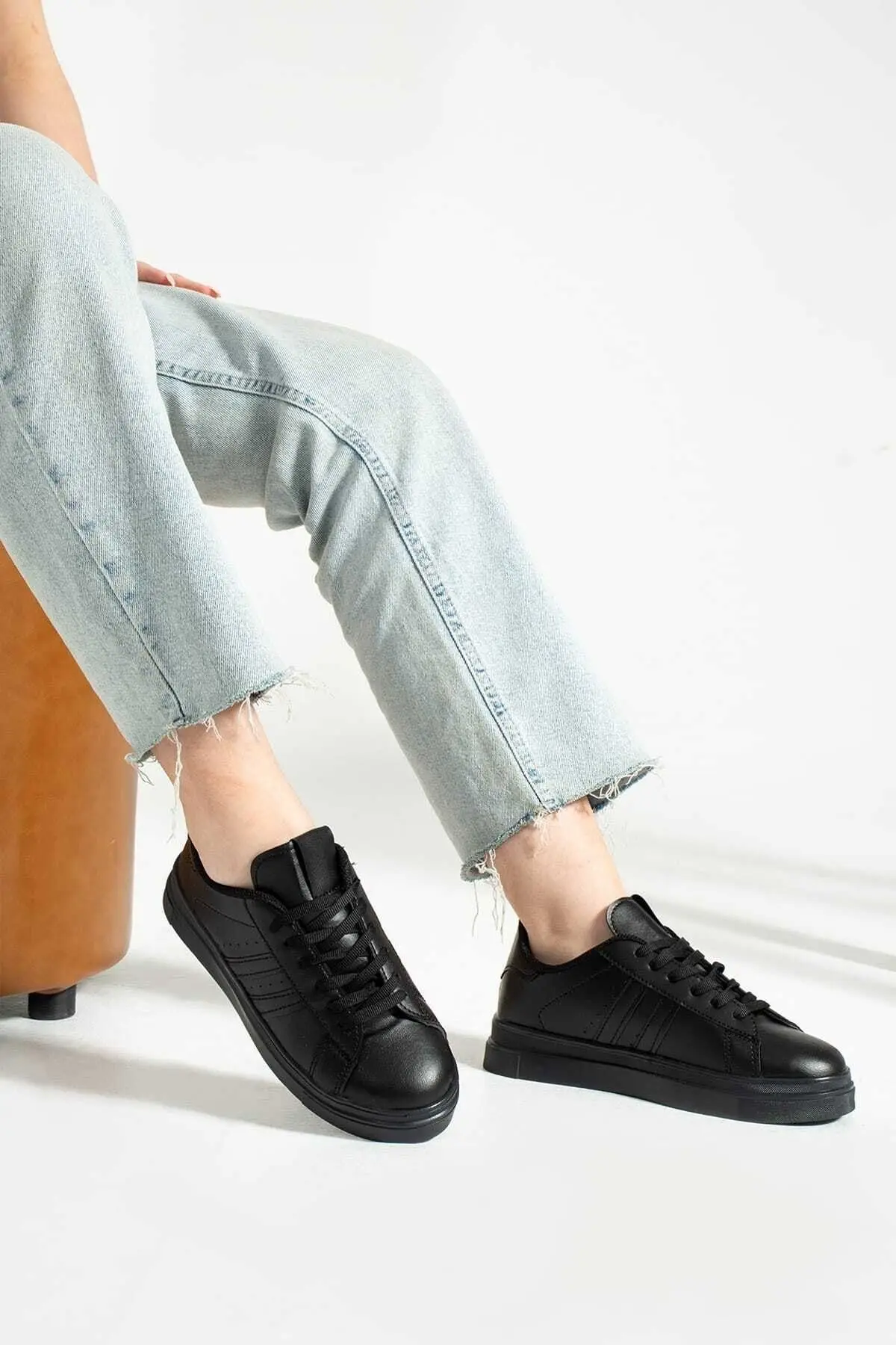 Unisex Sports Sneakers Shoes