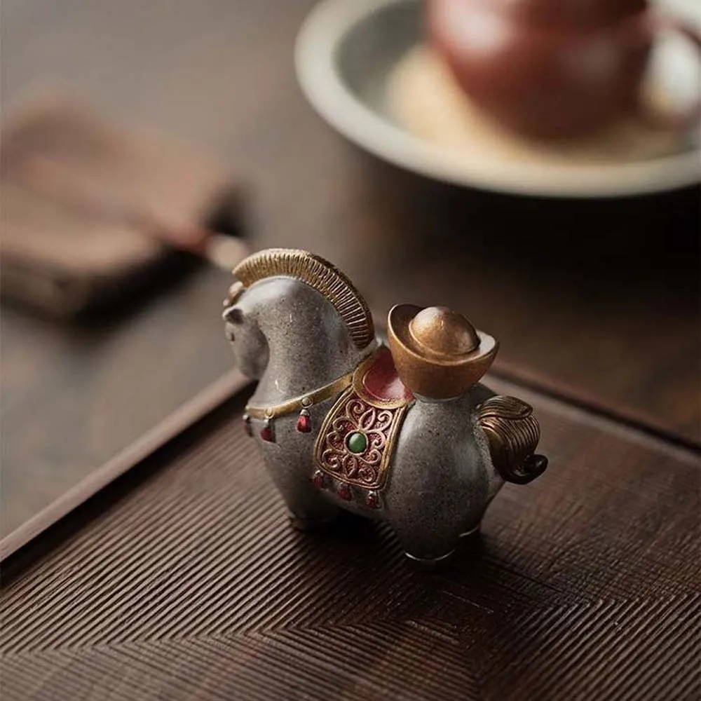 The Tea Favors Tea Pet Horse Sculpture High Temperatures Rotatable Resin Foal Statue Chinese Style Wealth Display