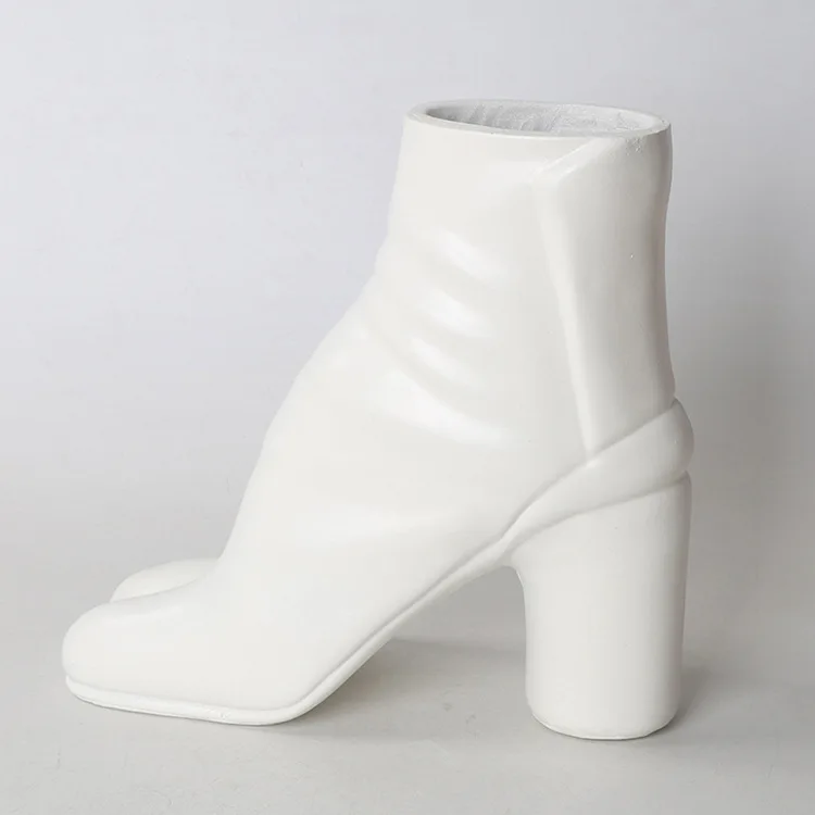 Fashionable White Boots Resin Vase, Forked High Heels Flower Arrangement, Creative Women's Shoe Flower Pot, Home Decoration 3