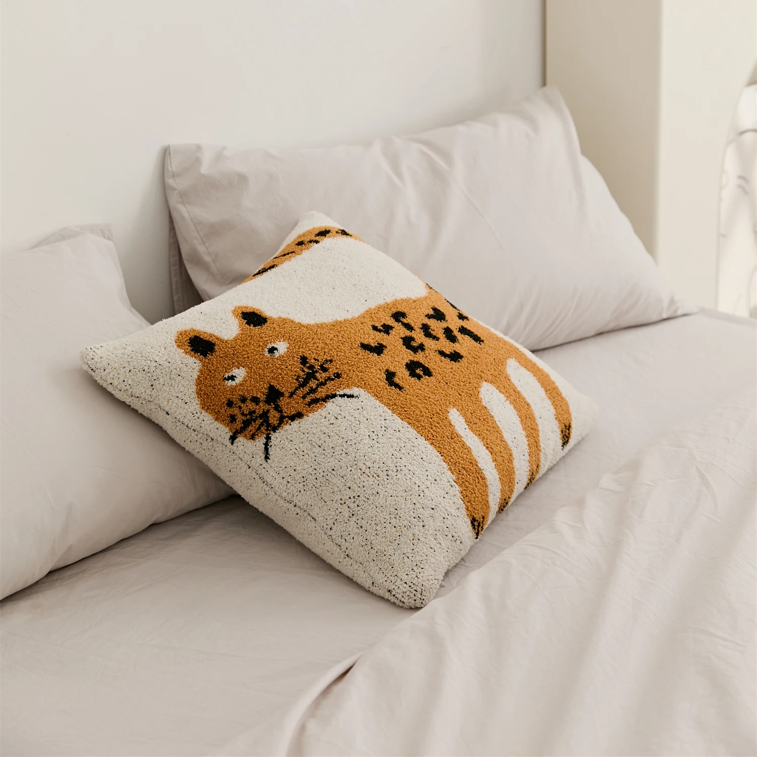 REGINA Cute Spot Cat Knitted Cushion Cover 45×45CM Kawaii Cartoon Home Decor Sofa Bed Chair Pillow Case Microfiber Pillow Cover